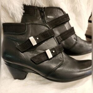 TAOS BLACK BOOTS